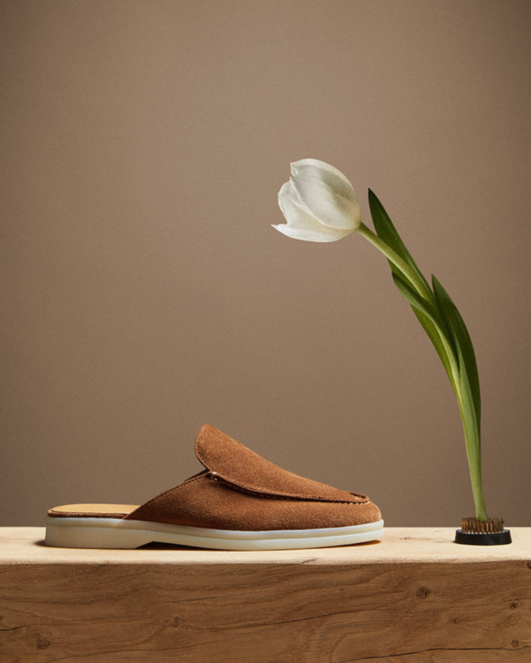 DELILAH WOMENS TAN SUEDE SLIP-ON LOAFER