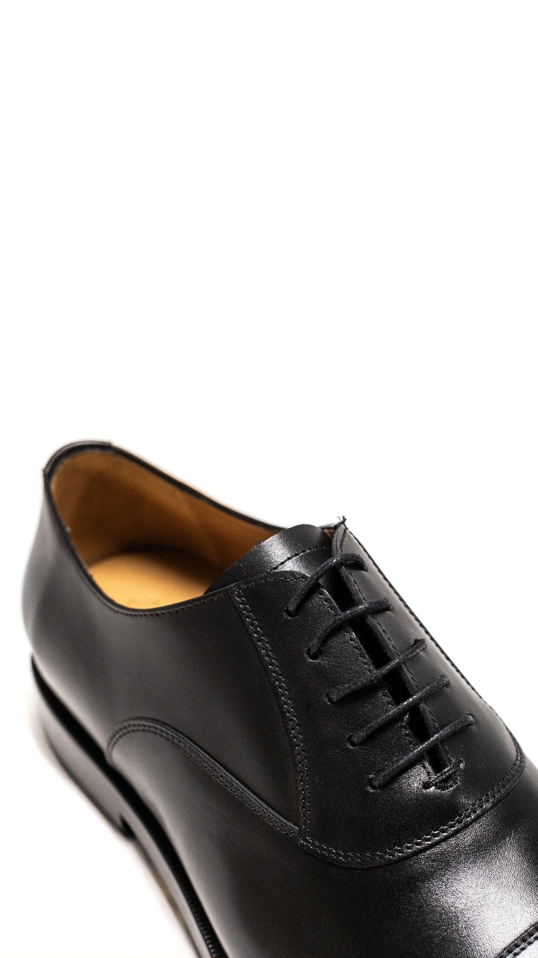 CHRISTIAN BLACK LEATHER OXFORD